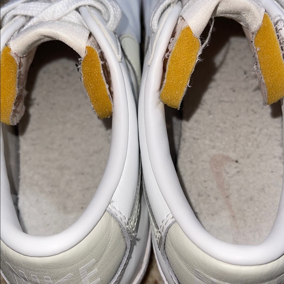 Nike Blazer Low Sneakers - Picture 10 of 11